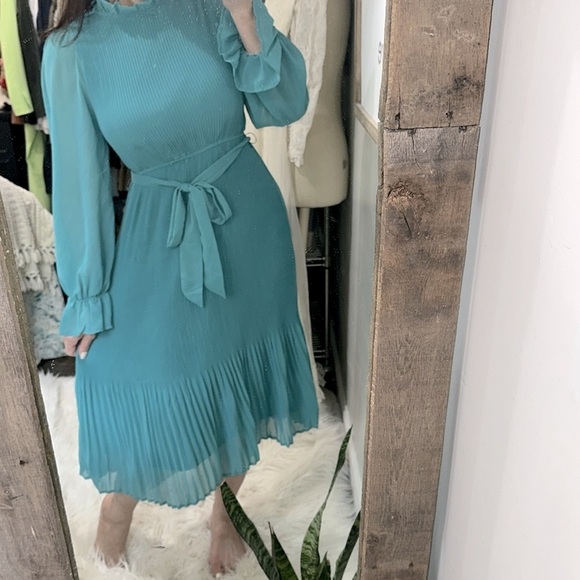 Turquoise pleated dress boho size medium - Picture 3 of 10